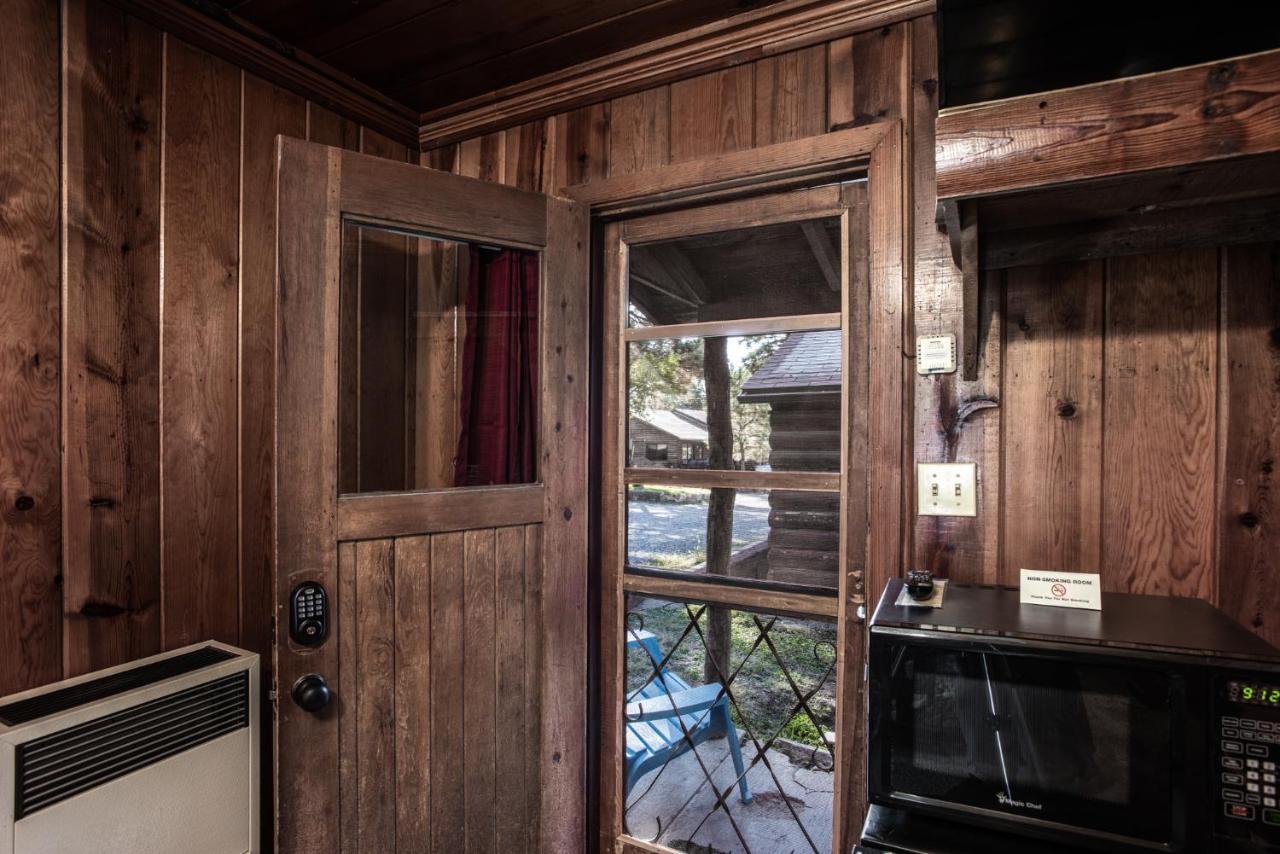 Apache Village 7, Queen Bed, Midtown, Sleeps 2 Рюидозо Екстериор снимка