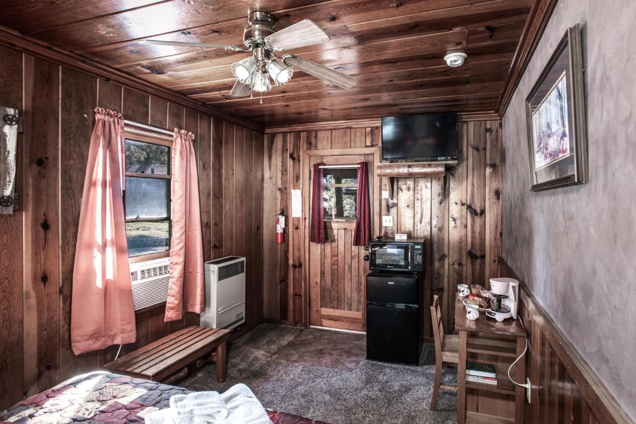 Apache Village 7, Queen Bed, Midtown, Sleeps 2 Рюидозо Екстериор снимка